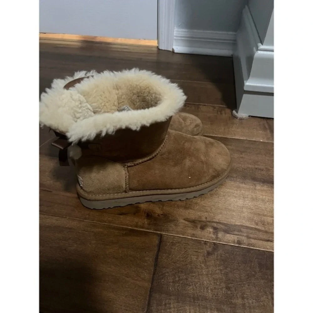 UGG Classic Short Boots Suede Leather‎ Shearling Bow Back Brown Women's